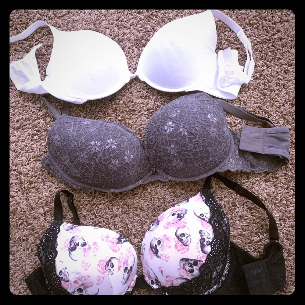 Torrid Bras 42DD white is 40DD